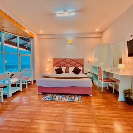 Hadimba Hill View By Hadimba Palace, Manali - Premium Room ! Family Hotel ! Parking ! Near Hadimba Temple Екстериор снимка