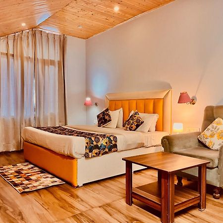 Hadimba Hill View By Hadimba Palace, Manali - Premium Room ! Family Hotel ! Parking ! Near Hadimba Temple Екстериор снимка