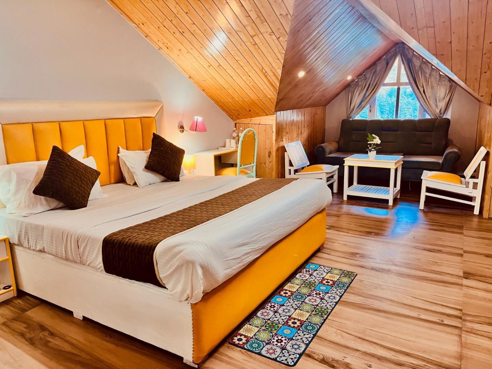 Hadimba Hill View By Hadimba Palace, Manali - Premium Room ! Family Hotel ! Parking ! Near Hadimba Temple Екстериор снимка