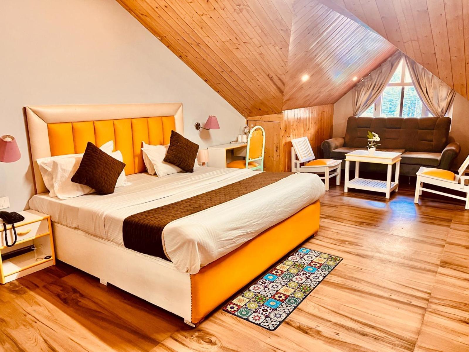 Hadimba Hill View By Hadimba Palace, Manali - Premium Room ! Family Hotel ! Parking ! Near Hadimba Temple Екстериор снимка
