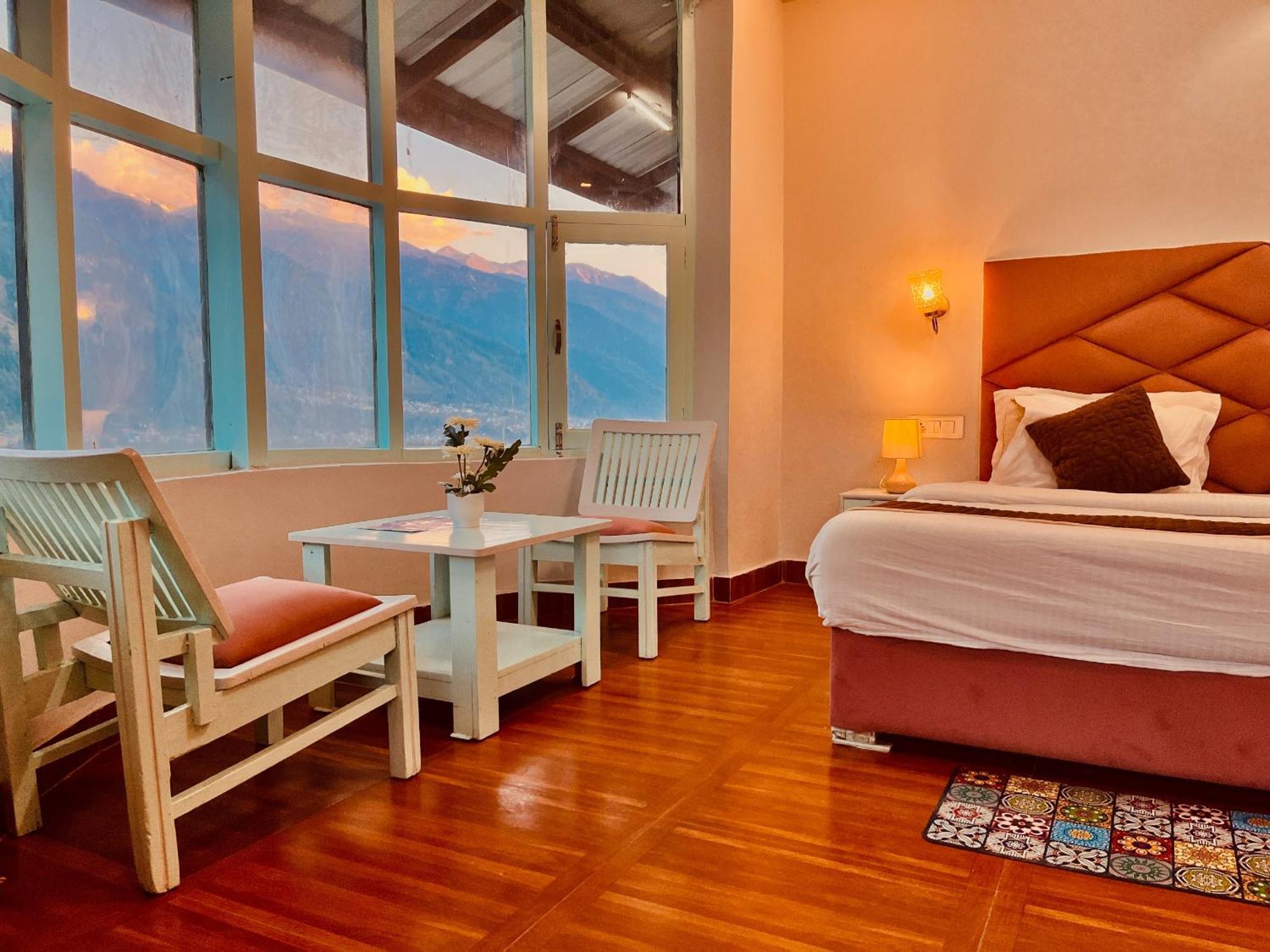 Hadimba Hill View By Hadimba Palace, Manali - Premium Room ! Family Hotel ! Parking ! Near Hadimba Temple Екстериор снимка