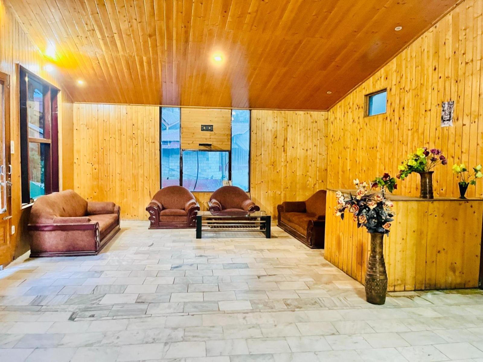 Hadimba Hill View By Hadimba Palace, Manali - Premium Room ! Family Hotel ! Parking ! Near Hadimba Temple Екстериор снимка