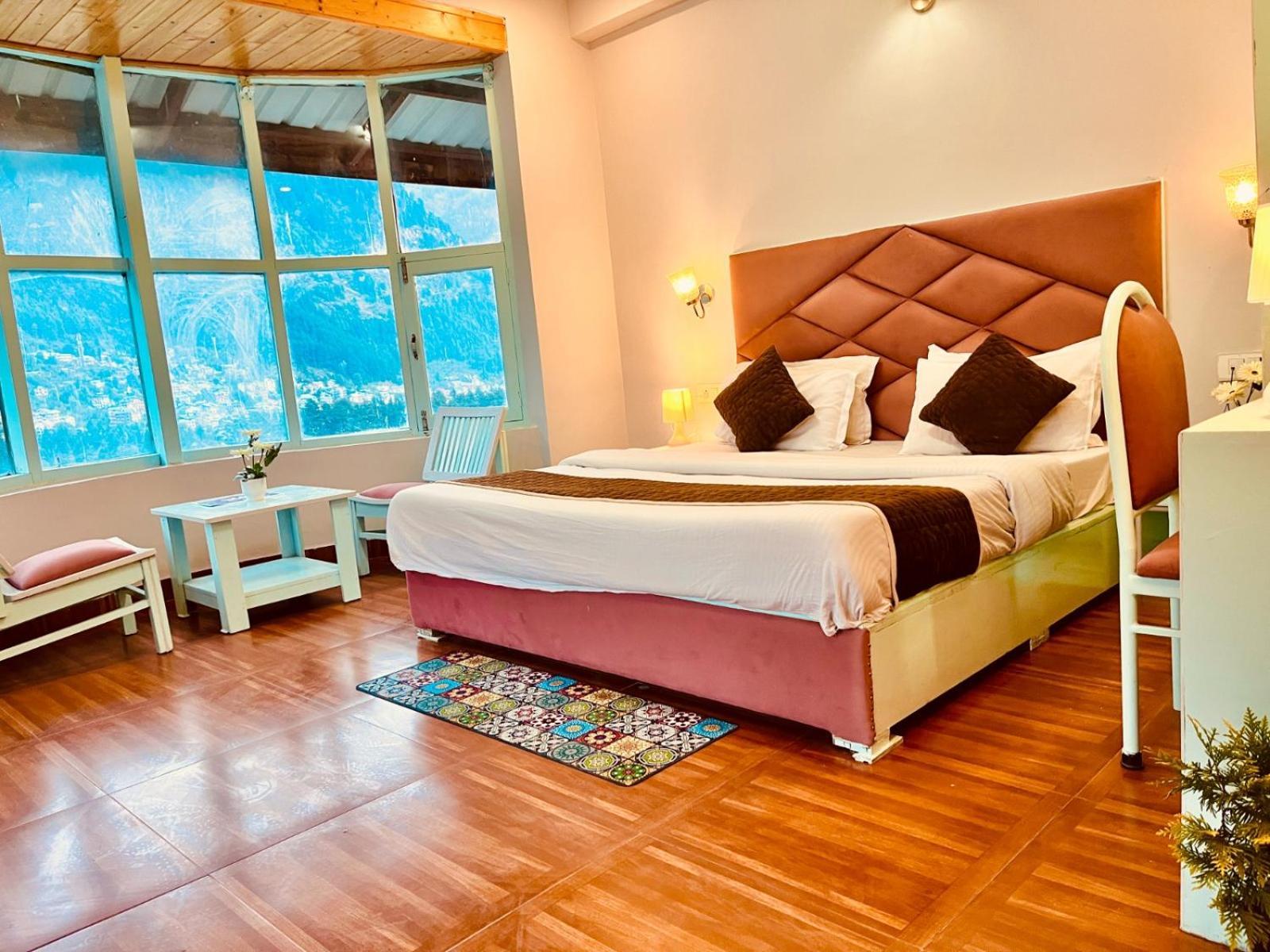 Hadimba Hill View By Hadimba Palace, Manali - Premium Room ! Family Hotel ! Parking ! Near Hadimba Temple Екстериор снимка