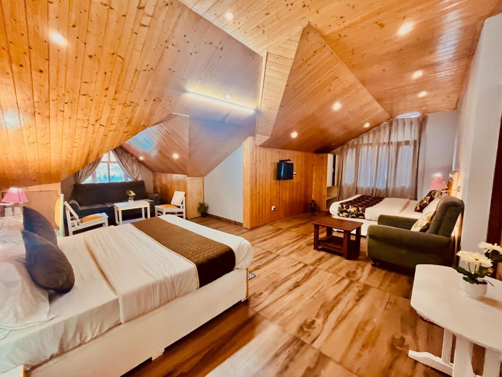 Hadimba Hill View By Hadimba Palace, Manali - Premium Room ! Family Hotel ! Parking ! Near Hadimba Temple Екстериор снимка
