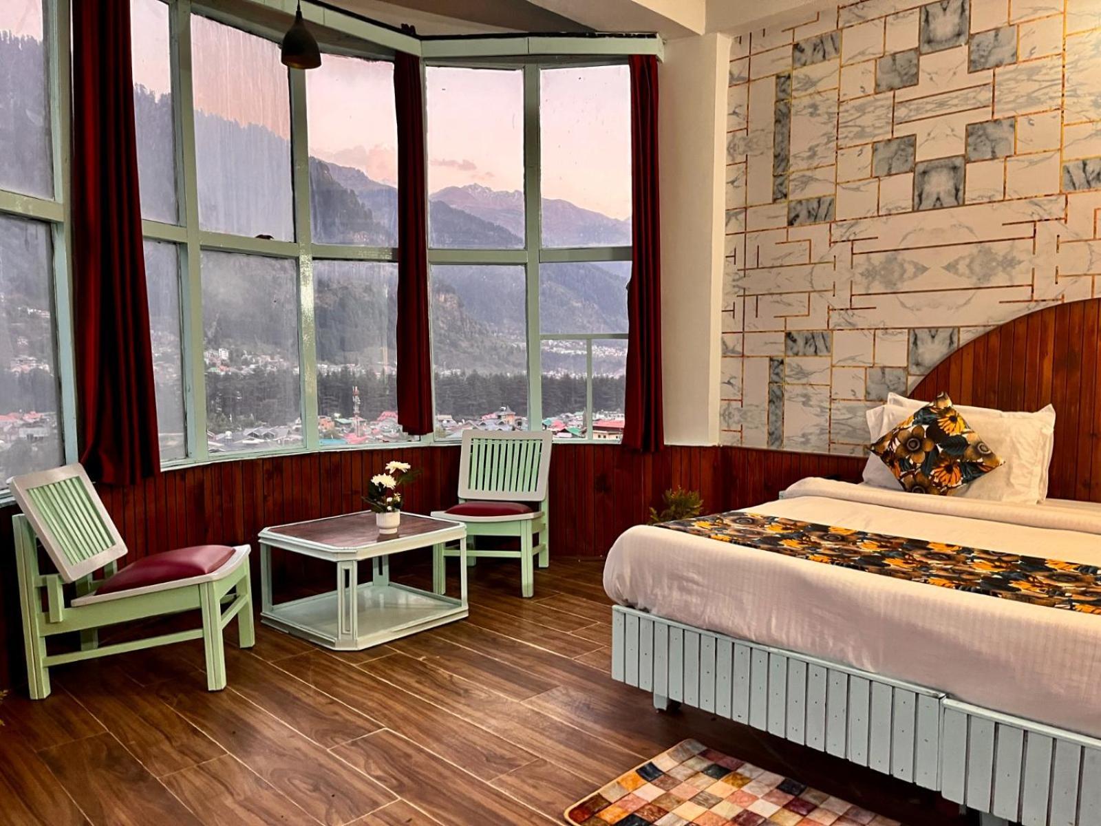 Hadimba Hill View By Hadimba Palace, Manali - Premium Room ! Family Hotel ! Parking ! Near Hadimba Temple Екстериор снимка