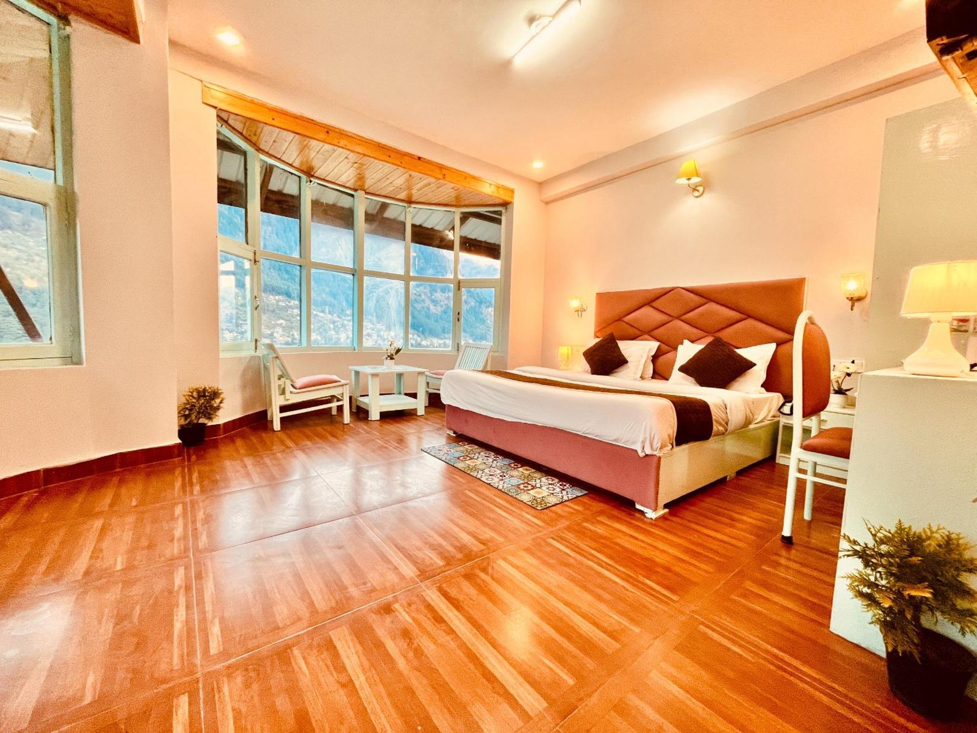 Hadimba Hill View By Hadimba Palace, Manali - Premium Room ! Family Hotel ! Parking ! Near Hadimba Temple Екстериор снимка